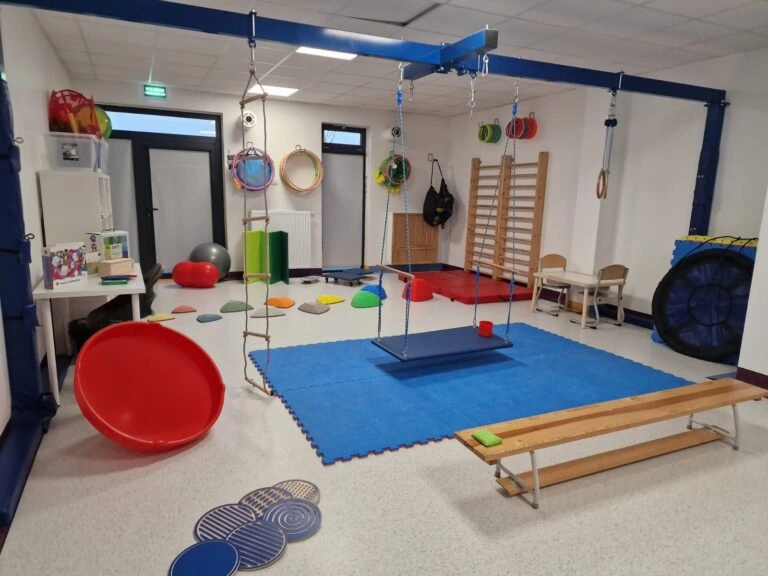 Główna sala - Przestrzenna sala do terapii integracji sensorycznej.
